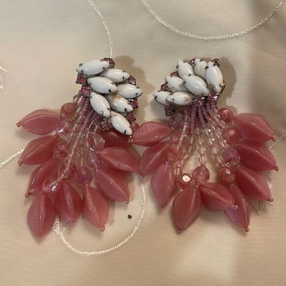 EARRINGS- Vintage Nightingale earrings – clip -  join the pink craze - Picture 3 of 6